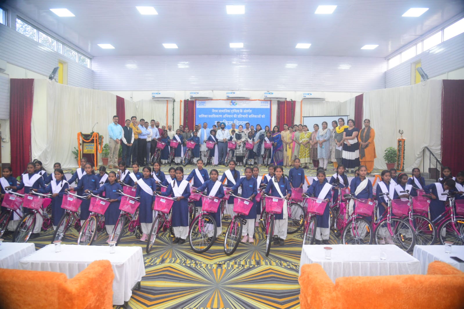 प्रतिभागी बच्चियों को एनटीपीसी ने दी सपनों की उड़ान