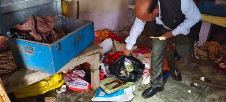दो घरों से चोर उठा ले गए 15 लाख कीमत के सोने चांदी के आभूषण, क्षेत्र में दहशत का माहौल