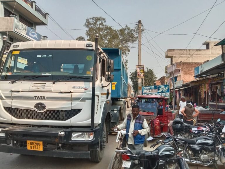जाम के झाम में परेशान रहे राहगीर