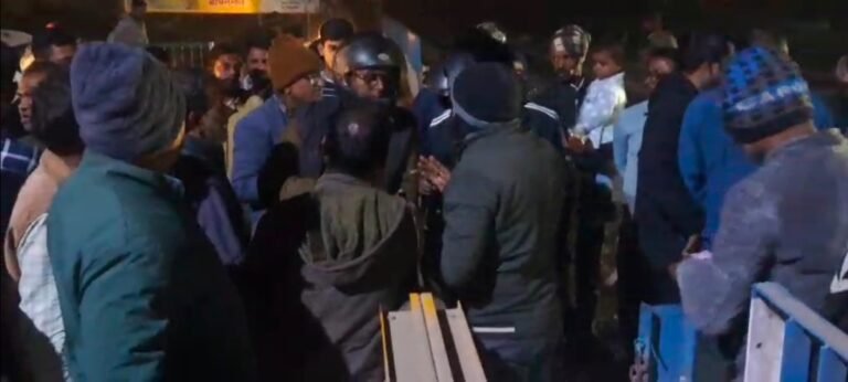 पीआरडी जवान ने गेटमैन को जड़ा थप्पड़