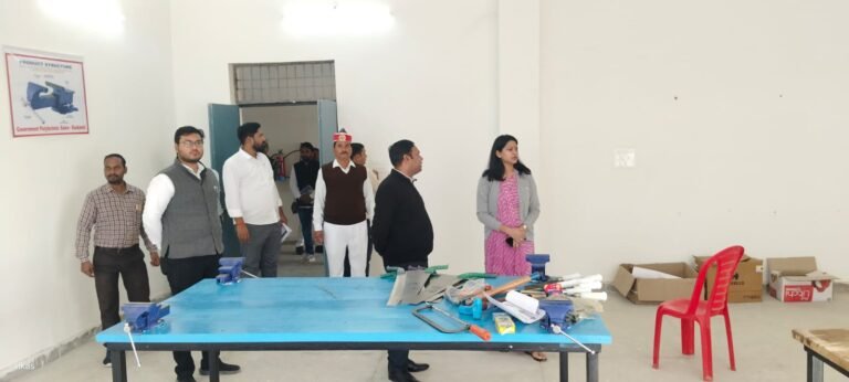 जिलाधिकारी ने तहसील सलोन का किया निरीक्षण