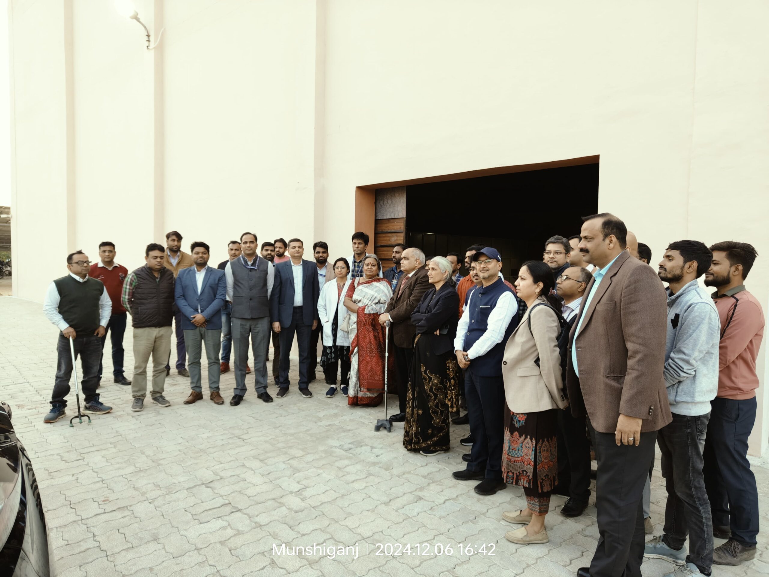 एम्स रायबरेली परिसर में केंद्रीय भंडार गृह और बाह्य व्यायामशाला का उद्घाटन