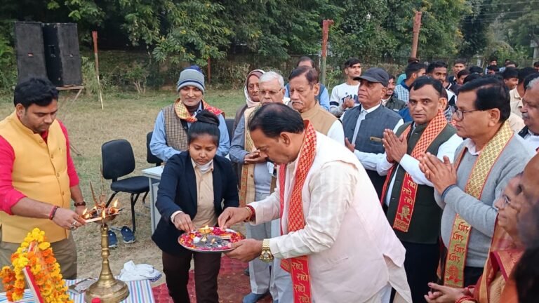मातृभूमि सेवा मिशन रायबरेली इकाई और कौशल विकास संस्थान रायबरेली के संयुक्त तत्वाधान में गीता जयंती का समापन कार्यक्रम आयोजित किया गया।