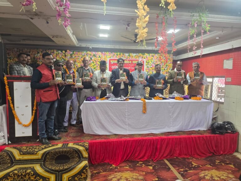 अवधी कहानी संग्रह ' सुखिया '  का विमोचन