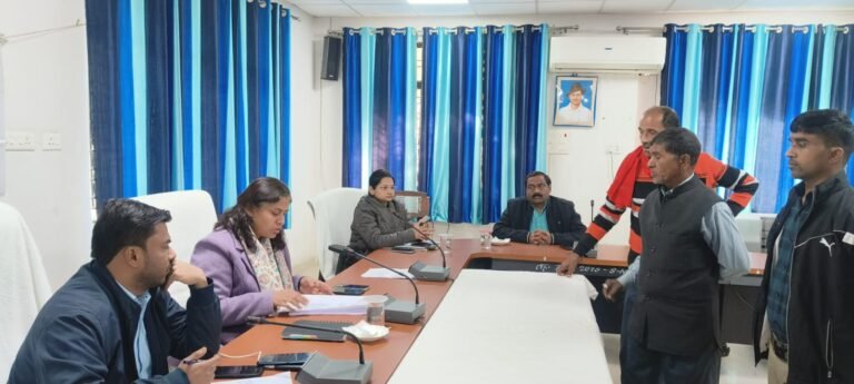 अपर जिलाधिकारी ने सुनी शिकायतें