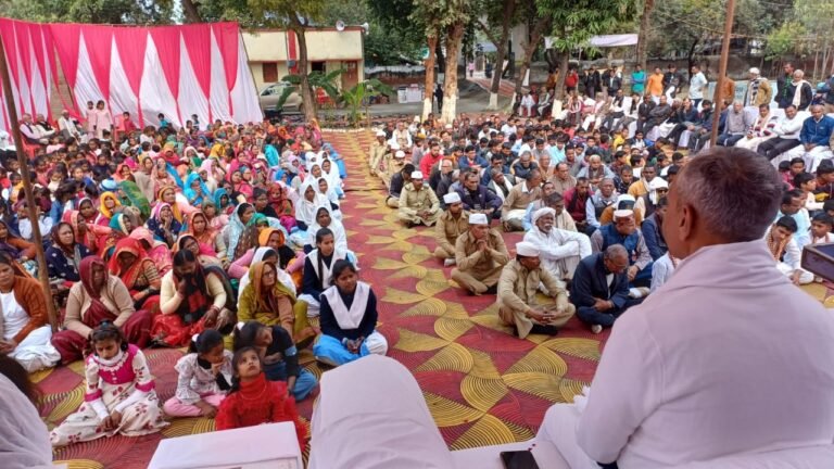 सत्संग जीवन को आध्यात्मिकता की ओर ले जाता है: पुष्पेन्द्र
