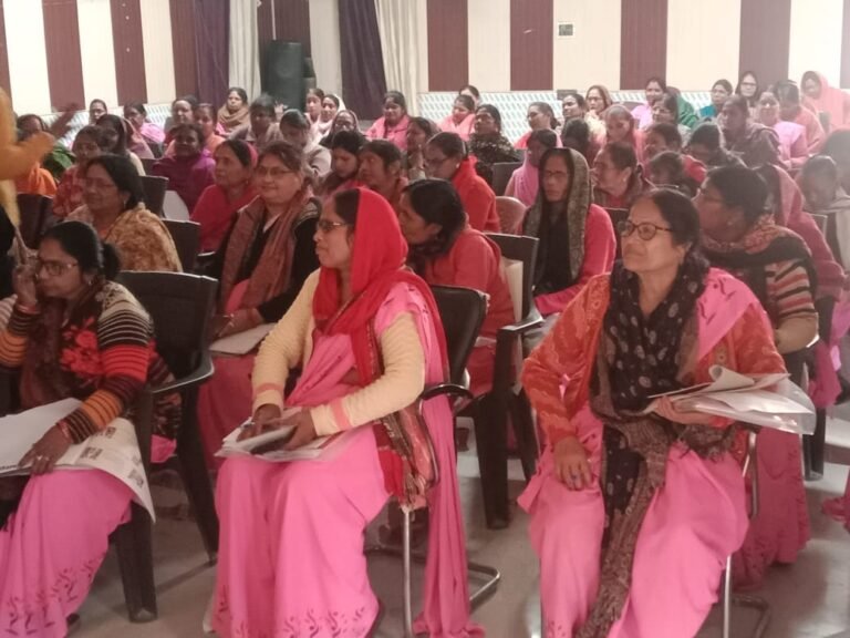 आंगनवाड़ी कार्यकर्तियों  का तीन दिवसीय प्रशिक्षण