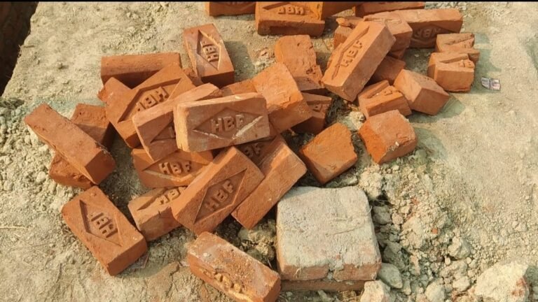फायर स्टेशन में घटिया निर्माण सामग्री का हो रहा प्रयोग