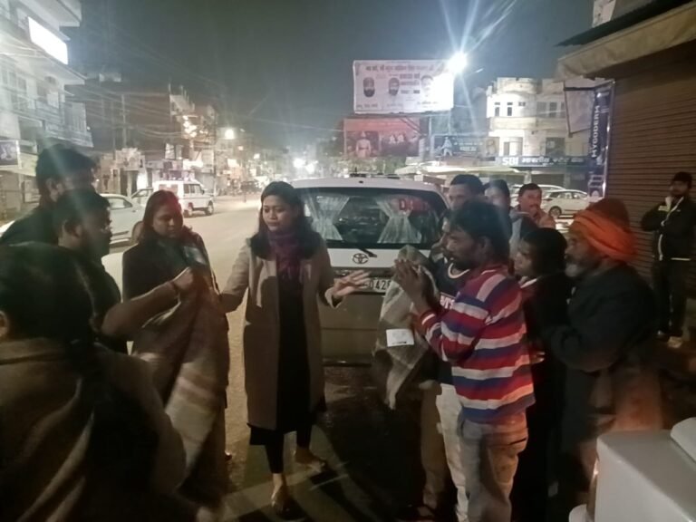 जिलाधिकारी ने किया रैन बसेरों का निरीक्षण