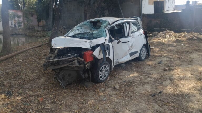 प्रयागराज में महाकुंभ स्नान कर लौट रही कार दुर्घटना ग्रस्त, छह लोगों की हालत गंभीर