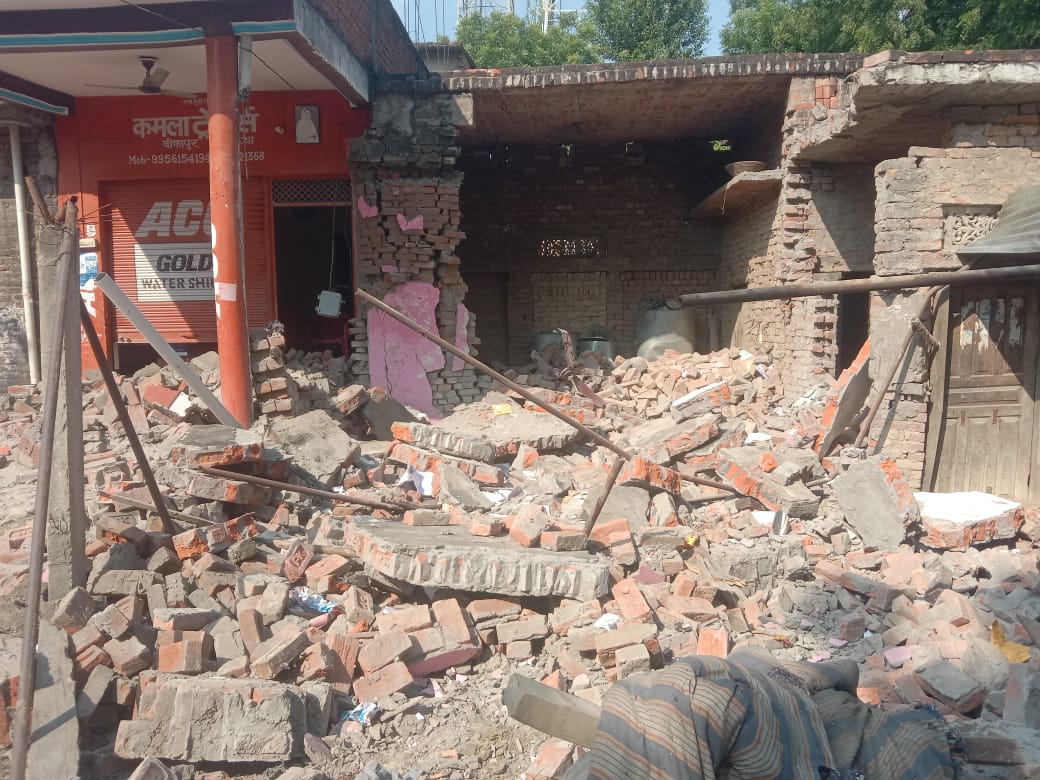 IMG 20251005 WA0219 रात में हुए धमाके से सहम गए ग्रामीण 12 से अधिक लोग घायल