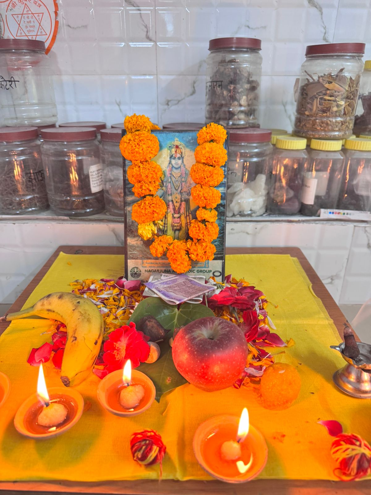 IMG 20251018 WA0281 आयोजित हुई भगवान धन्वंतरि की पूजा