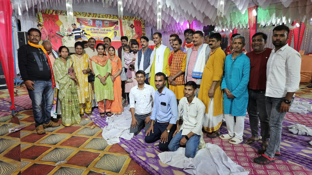 IMG 20251022 WA0057 रात भर जवाबी कीर्तन में झूमते रहे श्रोता, सम्मानित हुए साहित्यकार