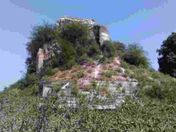 compressed image2025 10 15 08 28 29.027408 डलमऊ के बहुरेंगे दिन, राजा जल के किले का पुरातत्व विभाग कराएगा विकास