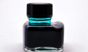 ink 380x214 1 बुजुर्ग फरियादी ने गन्ना समिति के सचिव पर फेंकी स्याही 