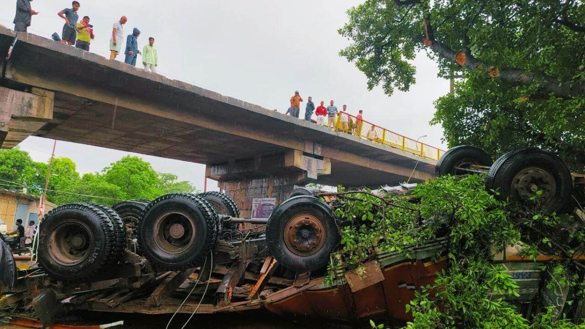 10_08_2023-deoria_accident_2_23497210