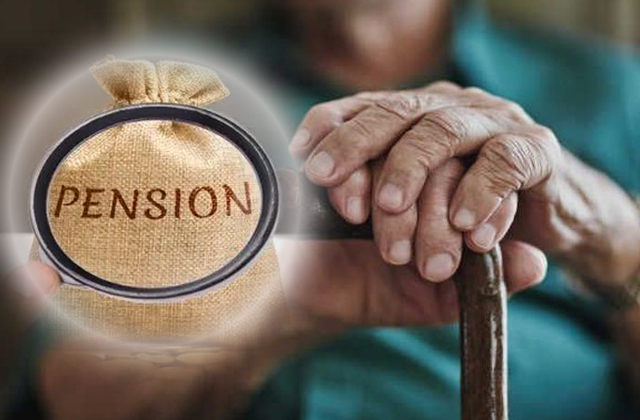 2025 11image 17 57 317339608pension पेंशन भोगी अपना जीवन प्रमाणपत्र जमा कर कोषागार में स्वयं उपस्थित होकर भौतिक सत्यापन कराना करें सुनिश्चित : वरिष्ठ कोषाधिकारी