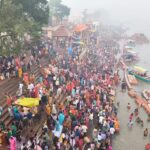मोक्षदा पूर्णिमा पर हजारों श्रद्धालुओं ने लगाई गंगा में आस्था की डुबकी