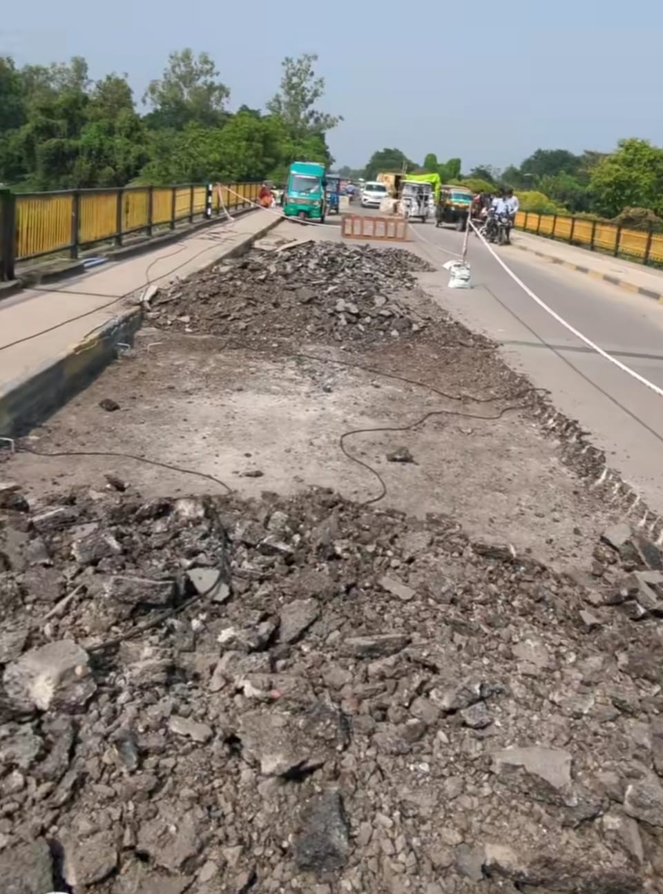 IMG 20251106 WA0284 रायबरेली में गेगासों गंगा पुल के मरम्मत पर खर्च होंगे 16 करोड़, काम शुरू