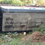 सीतापुर के भरौना रालामऊ मार्ग पर पलटा टैंकर डीजल बहा