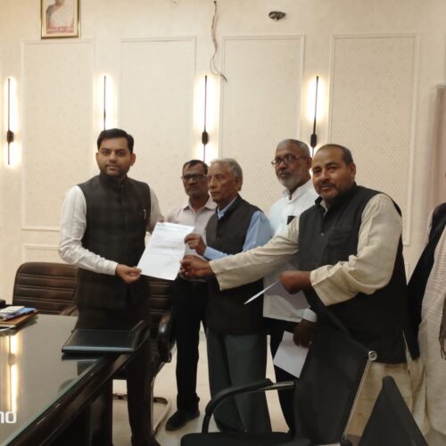 IMG 20251112 WA0013 छात्र छात्राओं के लिए हास्टल निर्माण की मांग