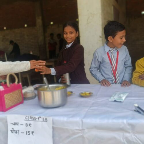 IMG 20251114 WA0312 विद्यालय में मेले का हुआ आयोजन, खूब हुई खरीदारी