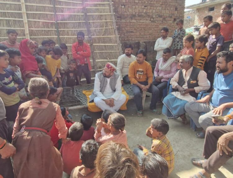 IMG 20251115 WA0332 मूंगफली समझ कर 32 बच्चों व दो महिलाओं ने खाया जहरीला फल