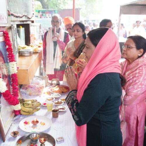 IMG 20251125 WA0258 38 वर्ष बाद भी जीवंत हैं स्व. ठाकुर धुन्नी सिंह की स्मृतियां , पुण्यतिथि पर उमड़ा जनसैलाब