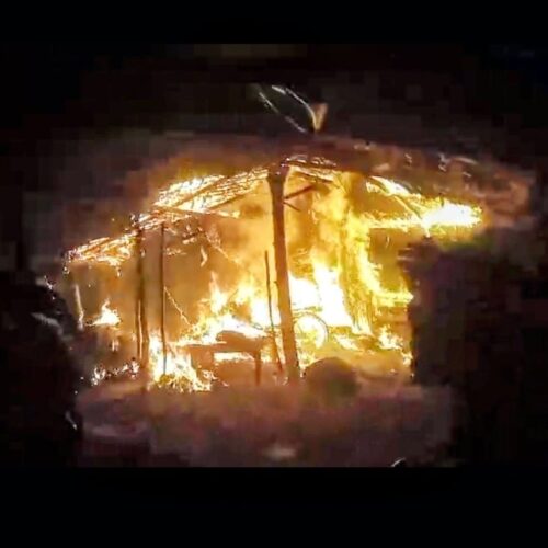 IMG 20251125 WA0348 एनटीपीसी के दो नंबर गेट के पास स्क्रैप गोदाम में लगी आग