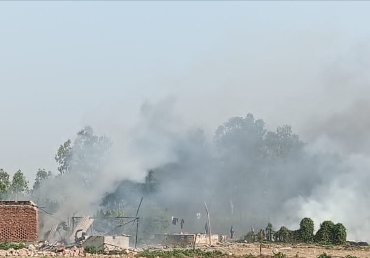 IMG 20251113 164854 पटाखा फैक्टरी में भीषण विस्फोट कई घंटे गूंजते रहे धमाके, दो मरे