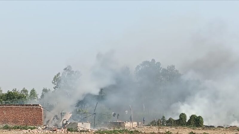 पटाखा फैक्टरी में भीषण विस्फोट कई घंटे गूंजते रहे धमाके, दो मरे