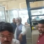 सिंचाई मंत्री स्वतंत्र देव सिंह ने जिला कार्यालय में अचानक मारा छापा, अधिकारियों में मचा हड़कंप