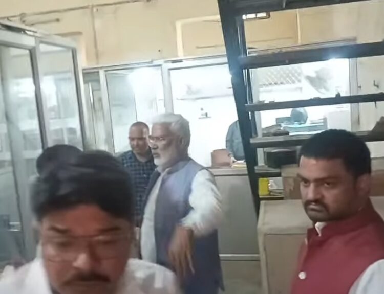 Screenshot 20251113 163937 सिंचाई मंत्री स्वतंत्र देव सिंह ने अचानक मारा छापा, अधिकारियों में मचा हड़कंप