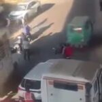 कार पर लोगों ने फेंके पत्थर, चालक ने तीन को रौंदा