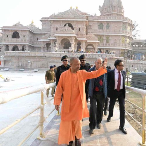 compressed image2025 11 19 06 14 32.295064 राम मंदिर के ध्वजारोहण में पार्किंग स्थलों से अतिथियों को कार्यक्रम में पहुंचाने के लिए बनाए गए गोल्फ कार्ट