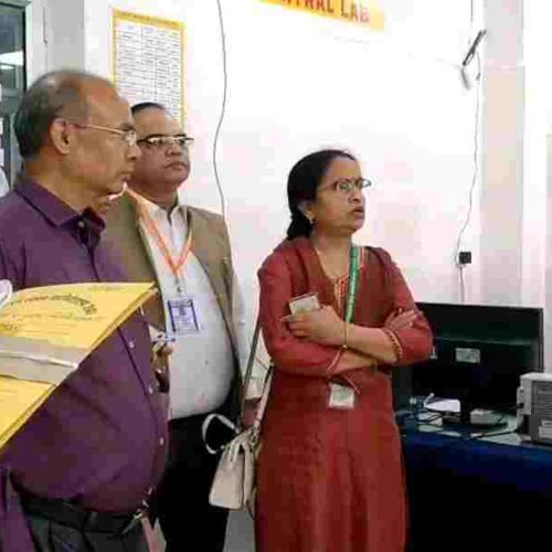 compressed image2025 11 20 22 14 29.282840 अस्पताल की हालत देख चढ़ा निदेशक का पारा, लगाई फटकार