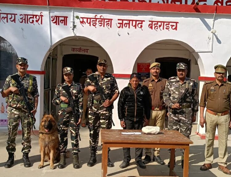 IMG 20251202 WA0215 इंडो–नेपाल सीमा पर नेपाली चरस तस्कर गिरफ्तार