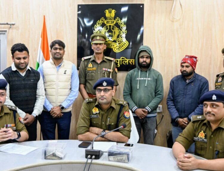 IMG 20251207 WA0154 बाराबंकी पुलिस ने पकड़ा ऑनलाइन ब्लैकमेलिंग व टास्किंग फ्रॉड गिरोह