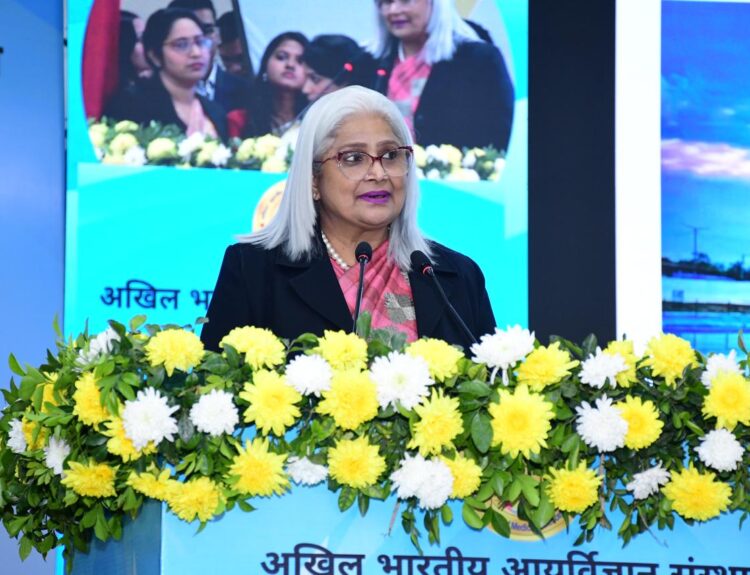 IMG 20251216 WA0404 एम्स रायबरेली का 7वां स्थापना दिवस धूमधाम एवं हर्षोल्लास के साथ मनाया गया।