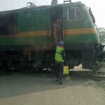 रायबरेली में ट्रेन रोककर सिगरेट लेने का वीडियो वायरल