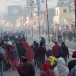 मकर संक्रांति पर रामलला को अर्पित की गई पतंग, गंगा में श्रद्धालु लगा रहे गोते