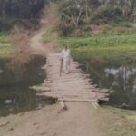 हरैया धाम के पास सरायन नदी पर बना अस्थायी पुल टूटा