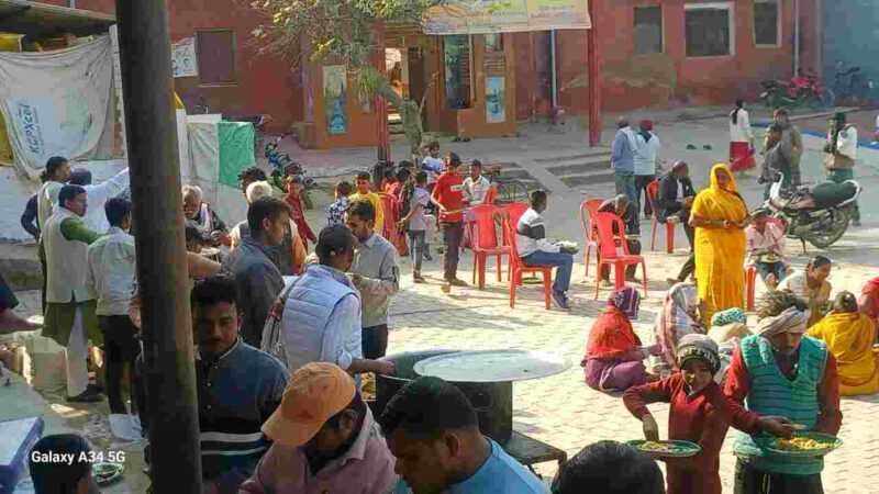 आश्रम में मांगी मन्नत तो घर में गूंजी किलकारी कराया भंडारा