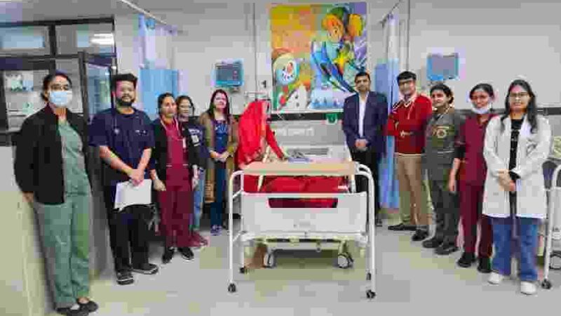 एम्स रायबरेली ने चार महीने की बच्ची को दिया जीवनदान- आनुवंशिक बीमारी “स्पाइनल मस्कुलर एट्रोफी” का किया इलाज