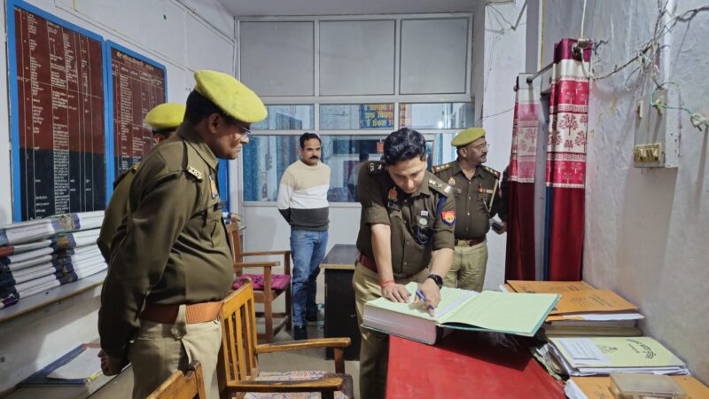 रायबरेली: पुलिस अधीक्षक ने सलोन थाने का किया आकस्मिक निरीक्षण, दिए आवश्यक दिशा-निर्देश