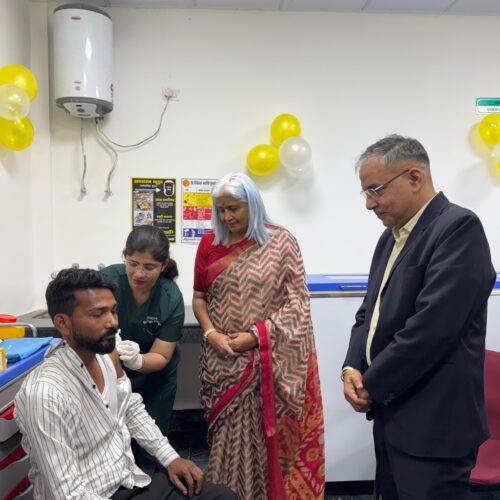 IMG 20260327 WA0186 एम्स रायबरेली में कार्यकारी निदेशक डॉ. अमिता जैन के मार्गदर्शन में पीत ज्वर (येलो फीवर) टीकाकरण केंद्र का शुभारंभ