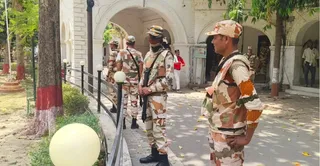 Armed ITBP Commandos Cover Police Commissioners Office 1779523469610 m कानपुर। मां का हाथ कटने पर आईटीबीपी जवान का आरोप, सीएमओ पर डॉक्टरों को बचाने का इल्जाम