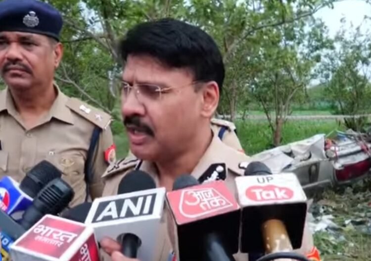 Screenshot 20260827 143050 कानपुर में ट्रेनिंग एयरक्राफ्ट क्रैश, ट्रेनी पायलट और इंस्ट्रक्टर की मौत; गंगा बैराज के पास खेत में गिरा विमान