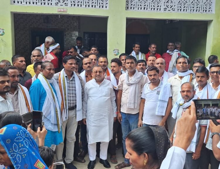 IMG 20260912 WA0182 जदई खेड़ा में सड़क की बदहाली पर ‘दादा श्री’ ने दिखाई तत्परता, 15 ट्रॉली राबिस डलवाने का आश्वासन