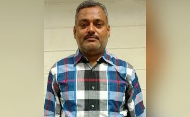 tpl9ho7g_vikas-dubey-up-criminal-who-killed-8-cops-in-kanpur-_625x300_03_July_20